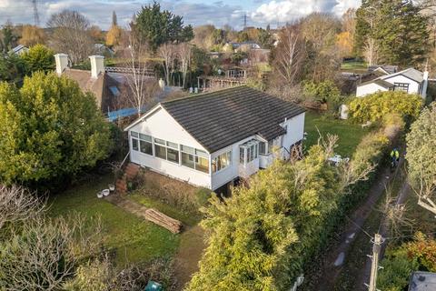 3 bedroom bungalow for sale, Towpath, Shepperton, TW17