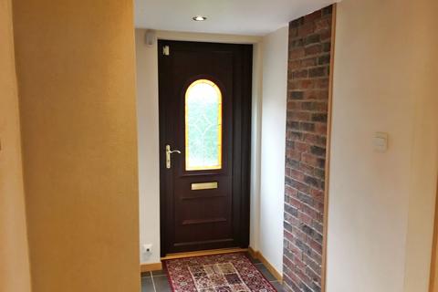 4 bedroom detached house to rent, Peterstone Close, Callands, WA5