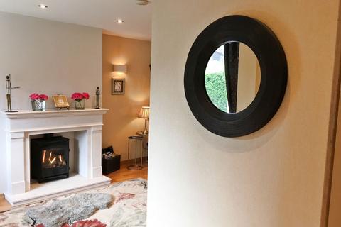 4 bedroom detached house to rent, Peterstone Close, Callands, WA5