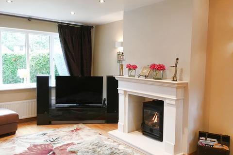 4 bedroom detached house to rent, Peterstone Close, Callands, WA5