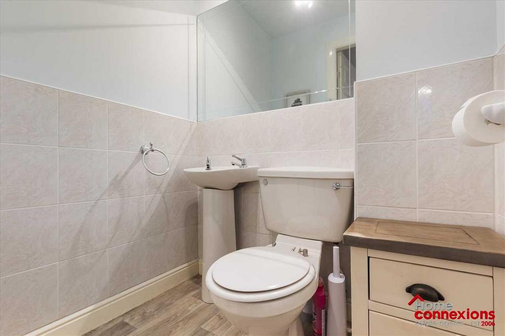 Lower Level WC (1)