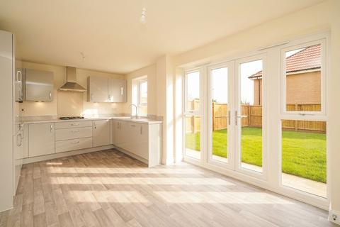 4 bedroom detached house to rent, Colliers Place, Sheffield S25