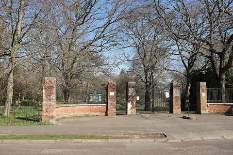 undefined, The Grove, Farnborough GU14