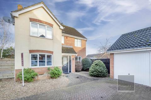 4 bedroom detached house for sale, Varrick Way, Attleborough NR17