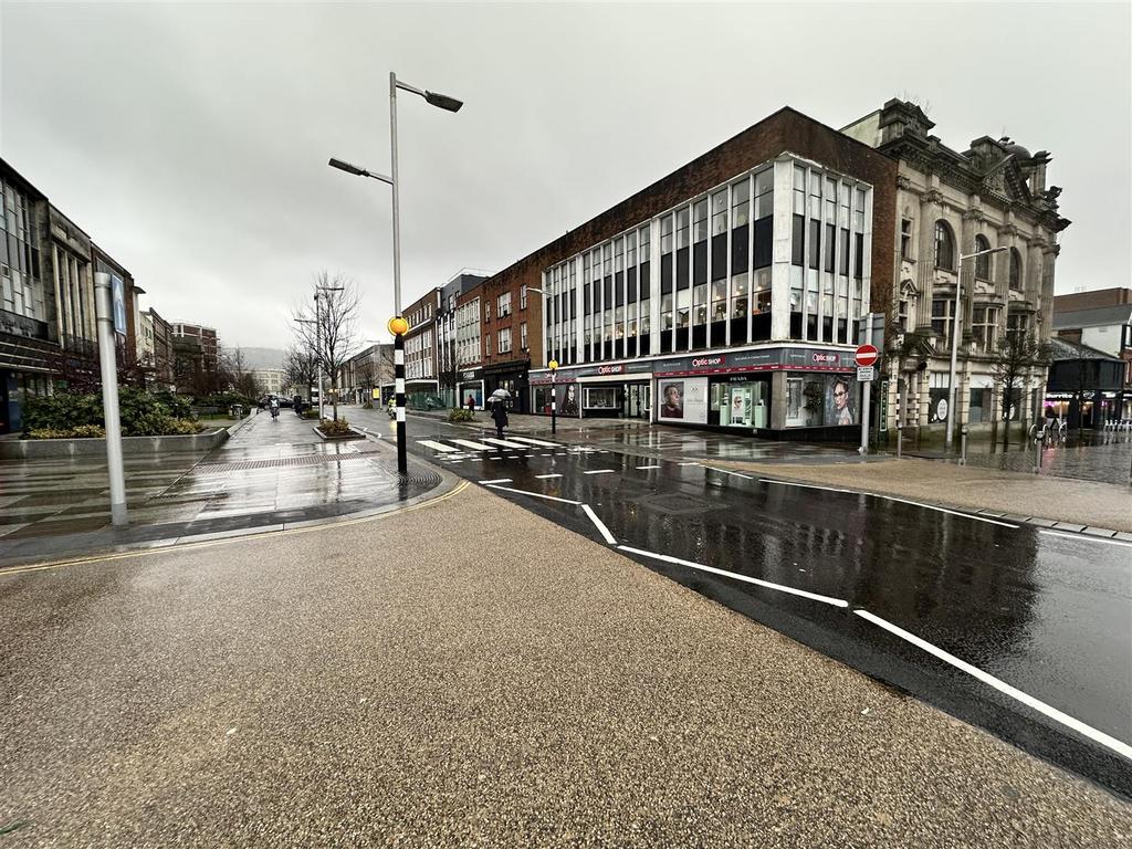 Street View - The Kingsway (North).jpg