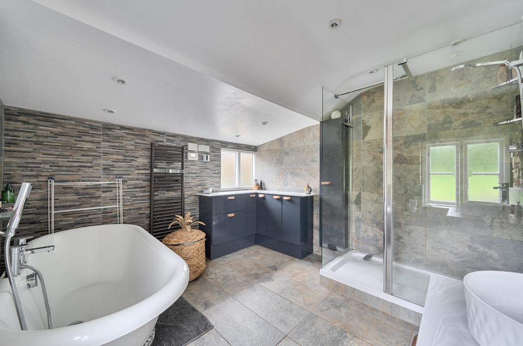 Bath/Shower Room