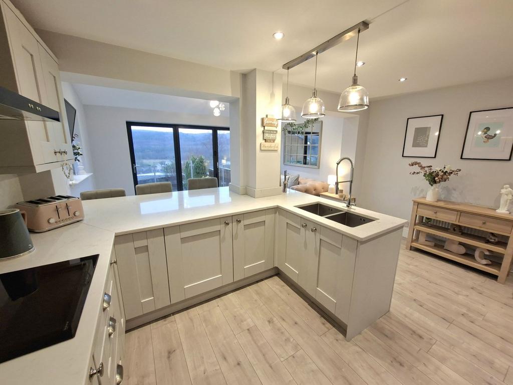 Kitchen/family room