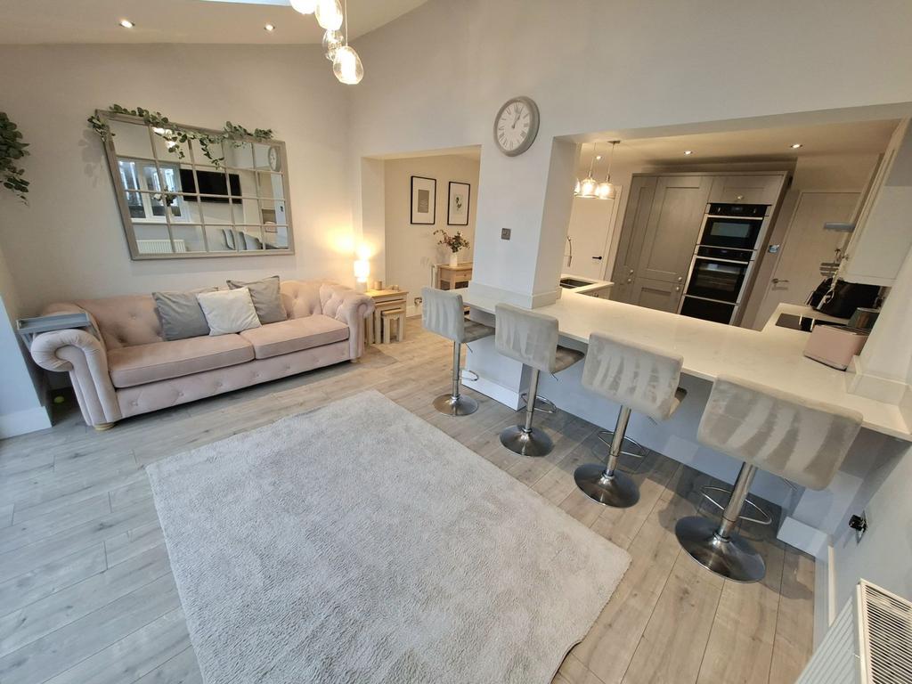 Kitchen/family room