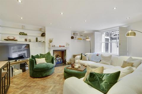 1 bedroom flat for sale, Onslow Square, South Kensington, SW7.