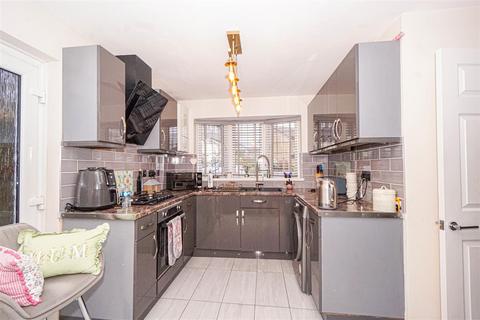 3 bedroom detached house for sale, De Chardin Drive, Hastings
