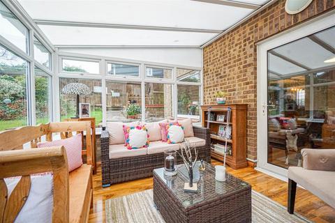 3 bedroom detached house for sale, De Chardin Drive, Hastings