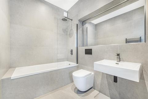 undefined, 83-85, Whitehall Road, London E4