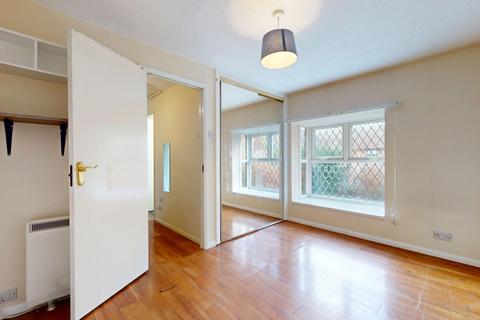 undefined, 49 Alexander Close, Barnet, EN4 9PW