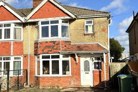 131 Laundry Road, Southampton, SO16 6AR