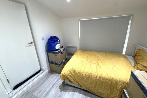 Studio for sale, First Floor Flat, 50 Woodsome Road, Dartmouth Park, NW5 1RZ