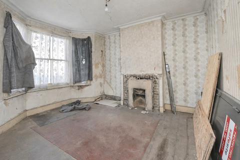 3 bedroom end of terrace house for sale, 2 Limes Road, Croydon, CR0 2HE