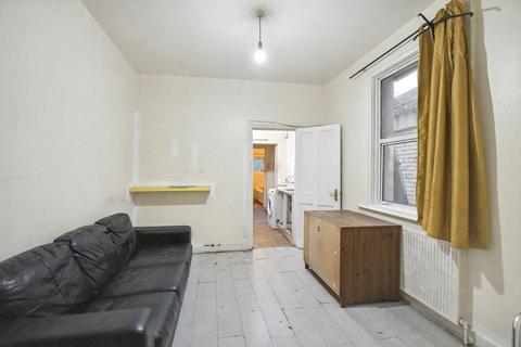 2 bedroom maisonette for sale, 280(A) Halley Road, Manor Park, E12 6UA