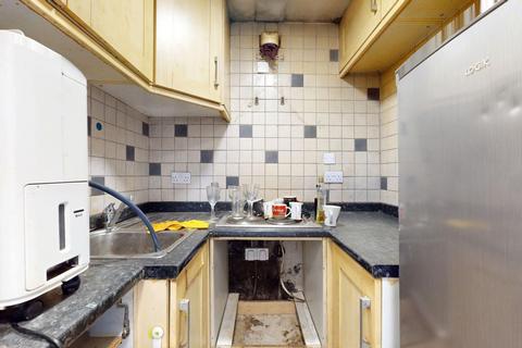 1 bedroom flat for sale, 3 Eastbrook Close, Woking, GU21 5DQ