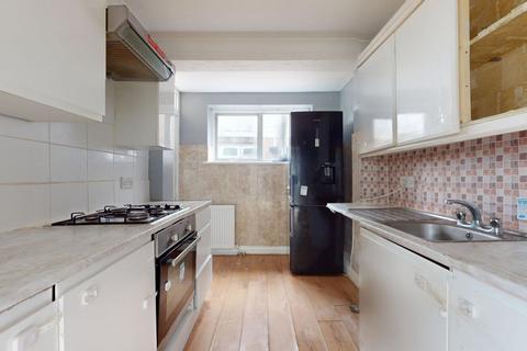 2 bedroom maisonette for sale, 125 Everton Drive, Stanmore, HA7 1EB