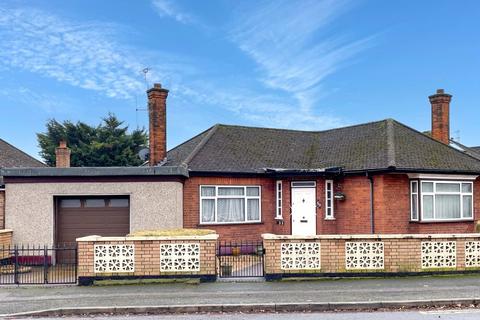 4 bedroom detached bungalow for sale, 59 Herlwyn Avenue, Ruislip, HA4 6HE