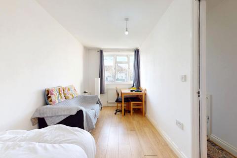 undefined, 2 The Approach, Enfield, EN1 3PY