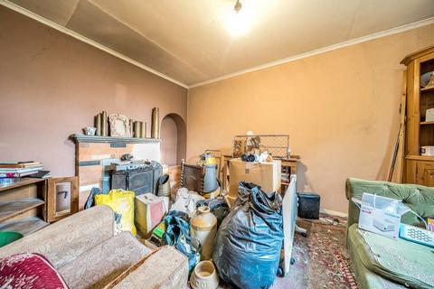 3 bedroom semi-detached house for sale, 100 Pennine Avenue, Luton, LU3 3EH