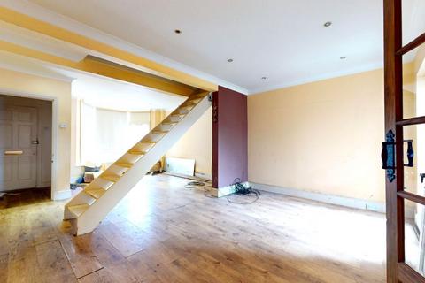 3 bedroom terraced house for sale, 19 Vine Street, Romford, RM7 7LH