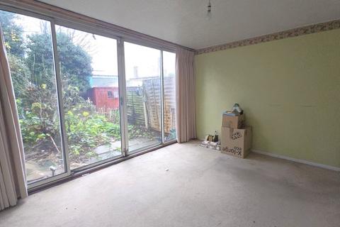 3 bedroom terraced house for sale, 3 Harcourt Close, Egham, TW20 8BJ