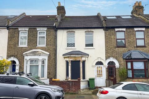 95 Caistor Park Road, Stratford, E15 3PR