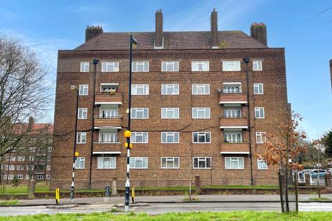 2 bedroom flat for sale, Flat 22 Frome House, Peckham Rye, SE15 3JE