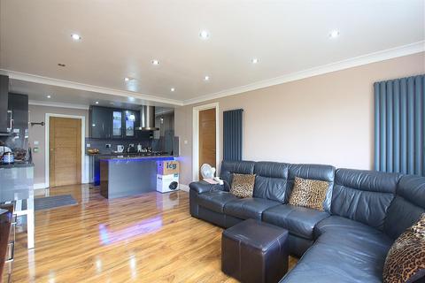 undefined, Kingswood Avenue, Hounslow TW3