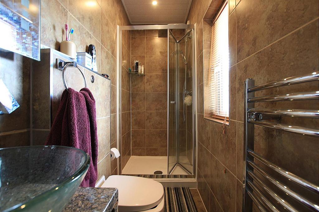 Shower Room/ WC
