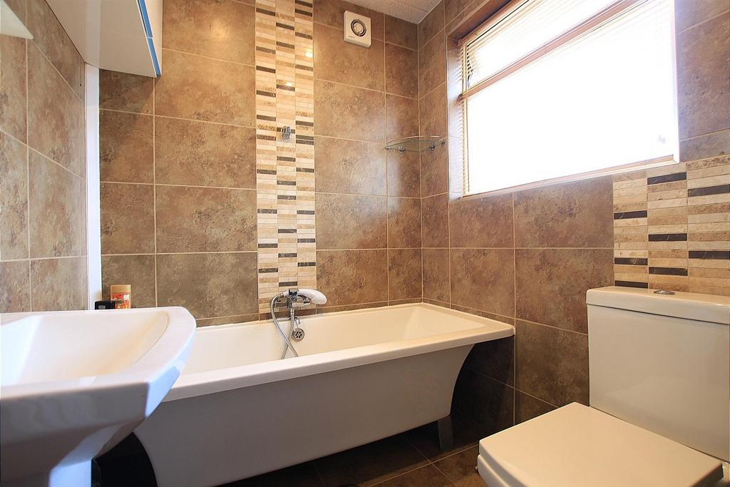 Family Bathroom/ WC