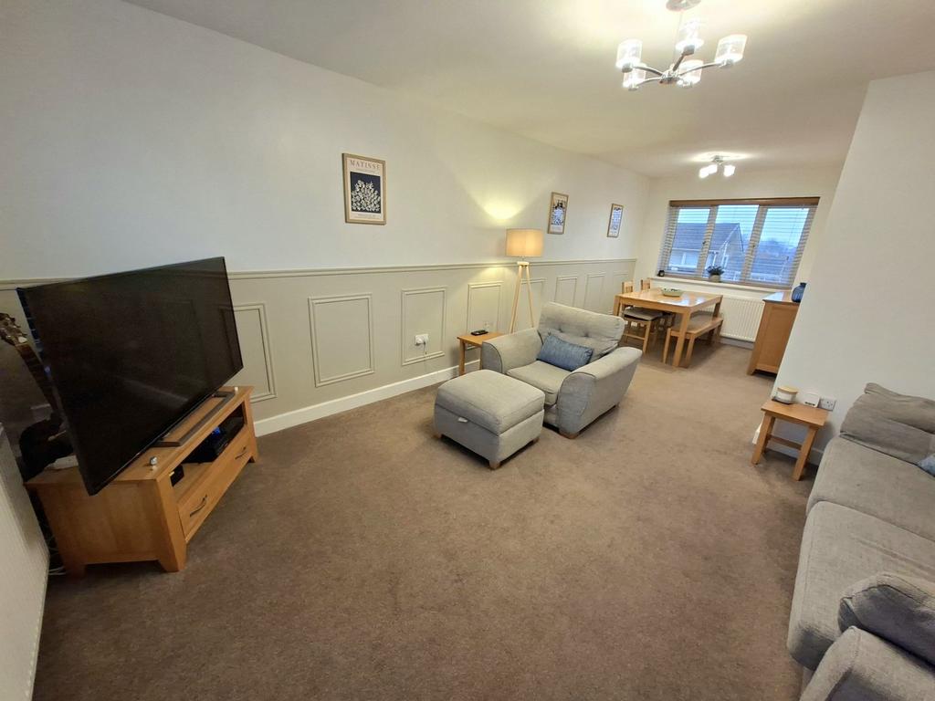 Open plan living/dining room