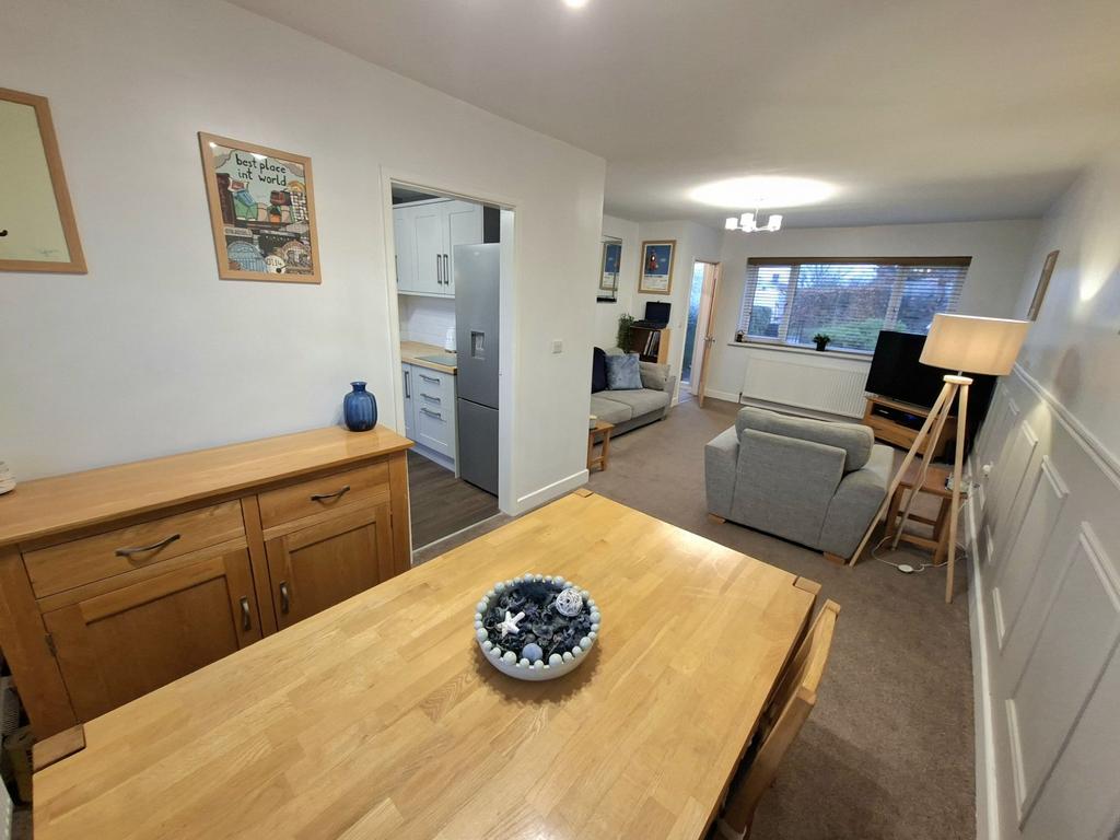 Open plan living/dining room