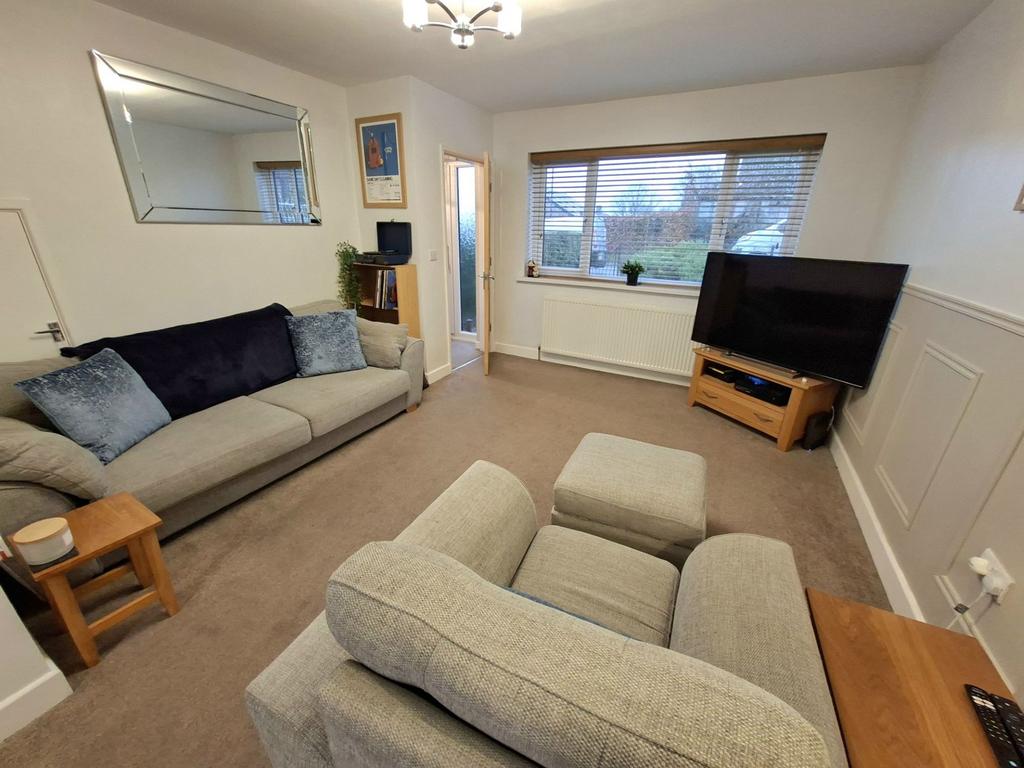 Open plan living/dining room