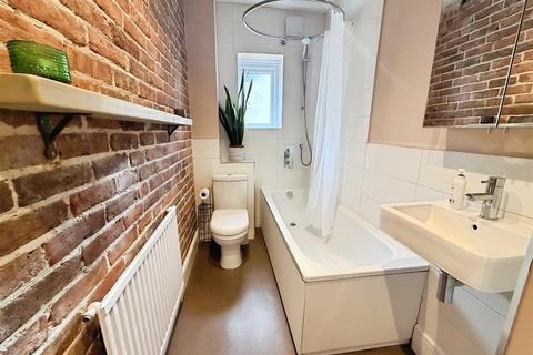 2 bedroom flat to rent, Atlingworth Street, East Sussex BN2