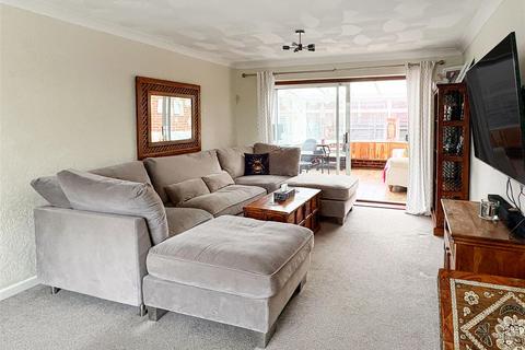 3 bedroom property for sale, Highdown Drive, Littlehampton BN17