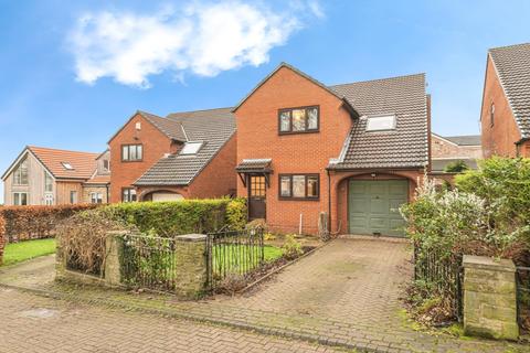 4 bedroom detached house for sale, Standbridge Garth, Crigglestone, Wakefield, WF4