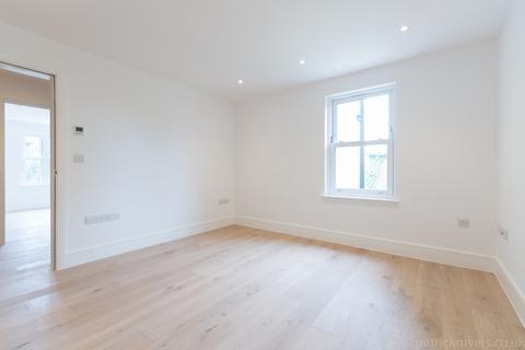1 bedroom flat to rent, Elsie Road Dulwich SE22