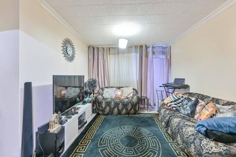 3 bedroom flat for sale, Flaxman Road, Camberwell, London, SE5