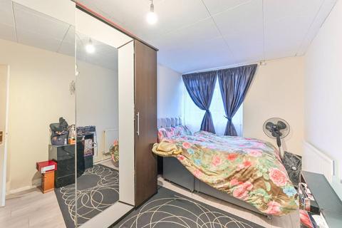 3 bedroom flat for sale, Flaxman Road, Camberwell, London, SE5