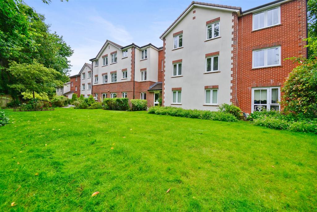 Sanders Court exterior - gardens.jpg