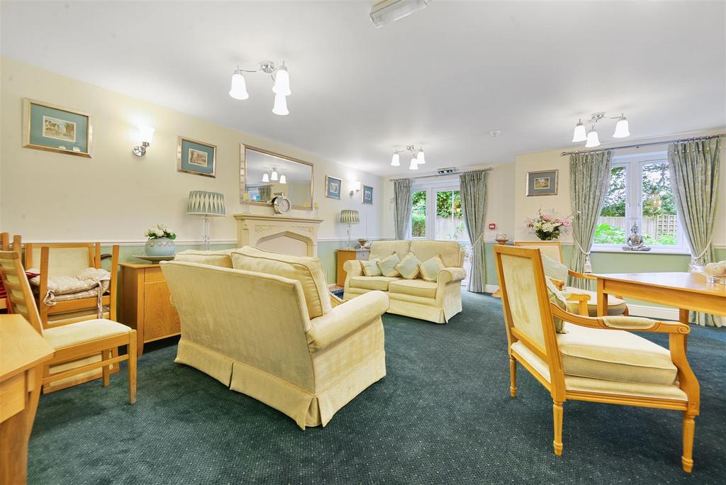 Sanders Court communal lounge.jpg