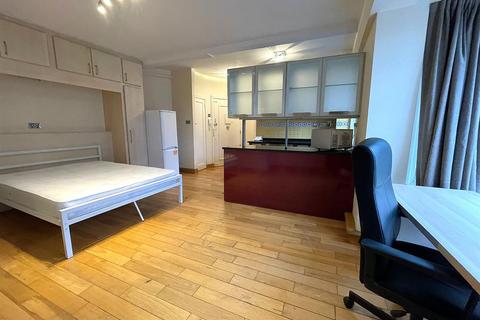 Studio to rent, Park Road, Marylebone, NW1