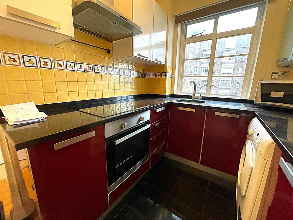 Kitchen 1.jpeg