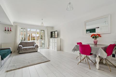 3 bedroom semi-detached house for sale, Thompson Way, Mill End, Rickmansworth, WD3