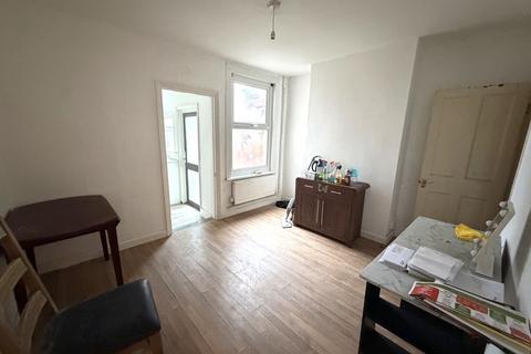 3 bedroom terraced house for sale, 155 Magpie Hall Road, Chatham, ME4 5ND