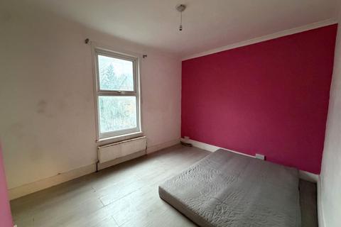 3 bedroom terraced house for sale, 155 Magpie Hall Road, Chatham, ME4 5ND