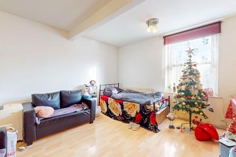 2 bedroom flat for sale, Flat 1, 7 High Street, Cheshunt, Waltham Cross, EN8 0BX
